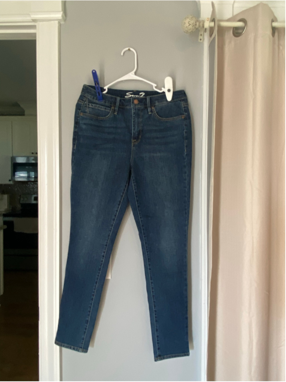 Seven7 skinny jeans, size 6